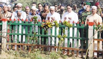 President offers doa at his family graveyard at Mithamain