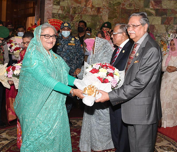 PM, President-elect meet President Hamid at Bangabhaban