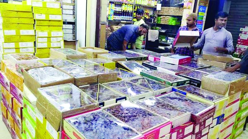 Dates, fruits to be more costly during Ramadan due to LC opening crisis