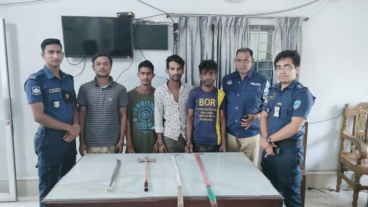 04 robbers arrested with arms in Sarail