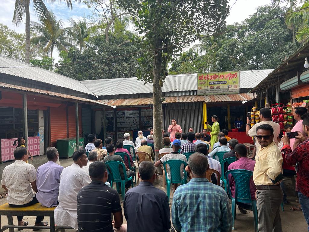 Aspirant candidate of ‘Boat’ Barrister Raquib exchanges views in Tangail’s Nagarpur Upazila