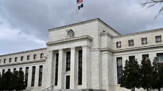 US banks caution on economy as Fed rate hikes boost earnings