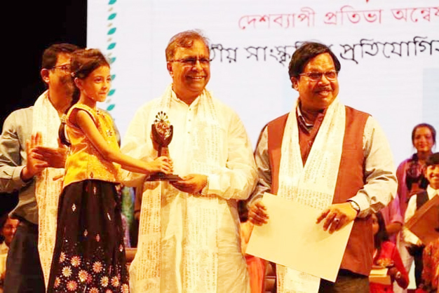 Chapainawabganj proud of Wriddhi as she clinches two national competitions