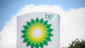 BP profit slumps on falling energy prices