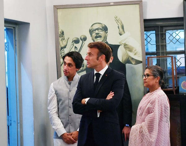 Macron visits Bangabandhu Museum