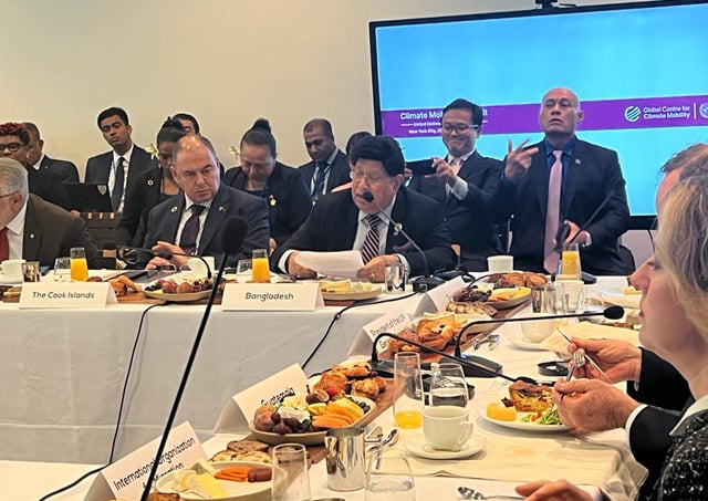 Momen for international financing to support climate migrants