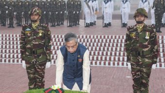 President pays tributes to war heroes on Victory Day