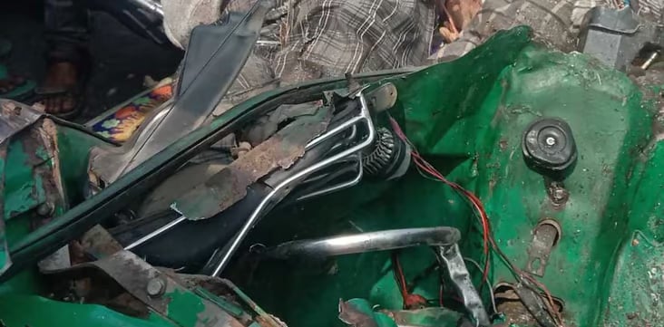 7 killed in bus-autorickshaw collision in Mymensingh