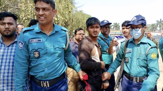 A mugger handed over to police in RU