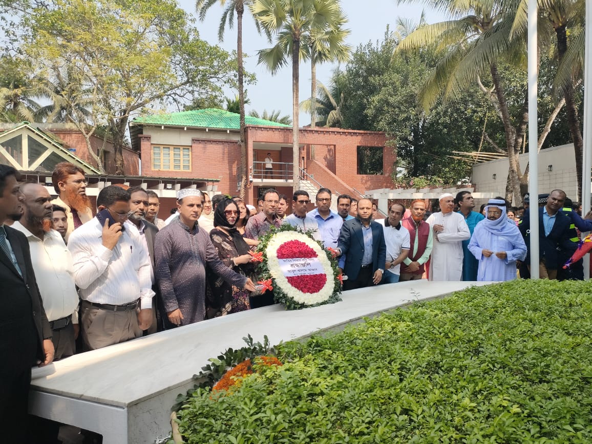 Controller General of Accounts pays tribute to Bangabandhu