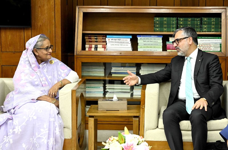 PM reiterates dignified return of Rohingyas to Myanmar