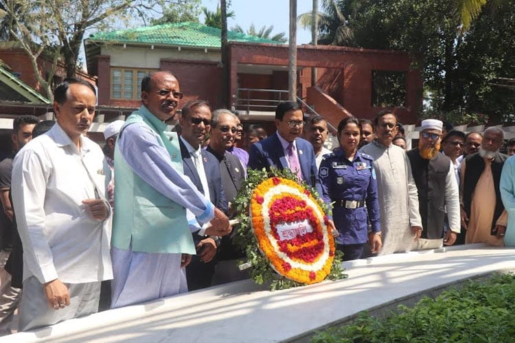 DSHE DG Nehal Ahmed pays tributes to Bangabandhu at Tungipara