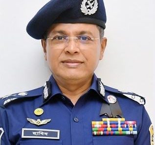 DMP commissioner visits city streets before iftar to monitor traffic situation