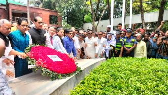 VC of BSMMU pays tributes to Bangabandhu at Tungipara