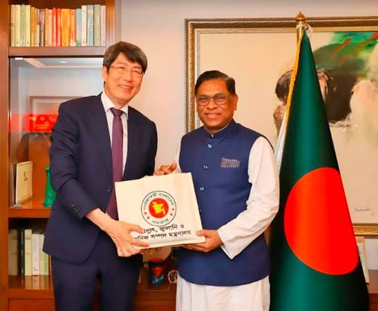 Japanese ambassador calls on Nasrul Hamid