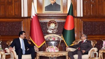 President holds meeting with Qatar Amir, seeks investment in SEZs