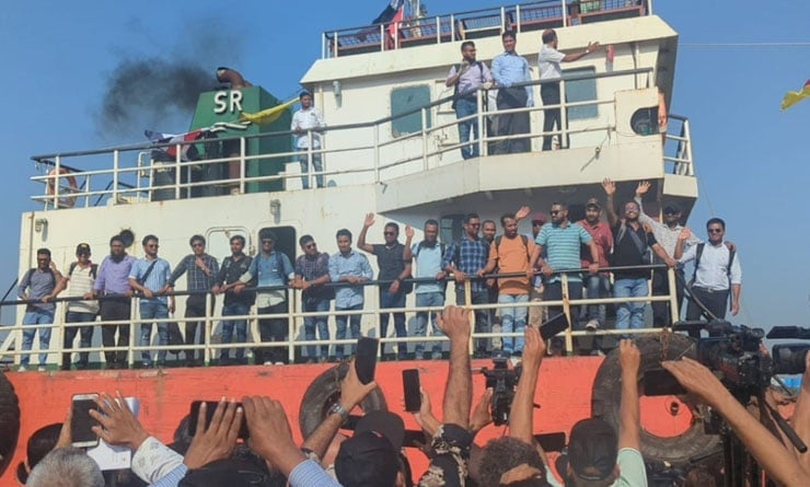 Crew members of MV Abdullah reach Ctg port