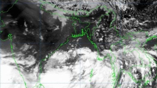 Cyclone Remal starts crossing Bangladesh coastlines