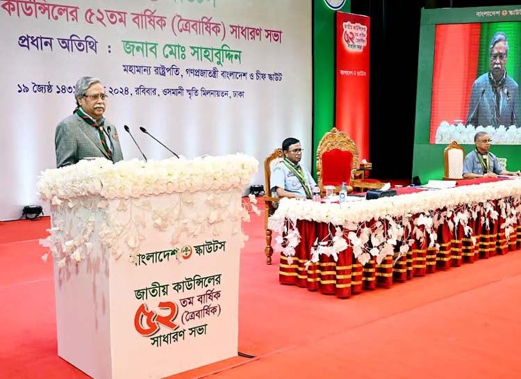 Work to make youths worthy citizens, President asks scout leaders