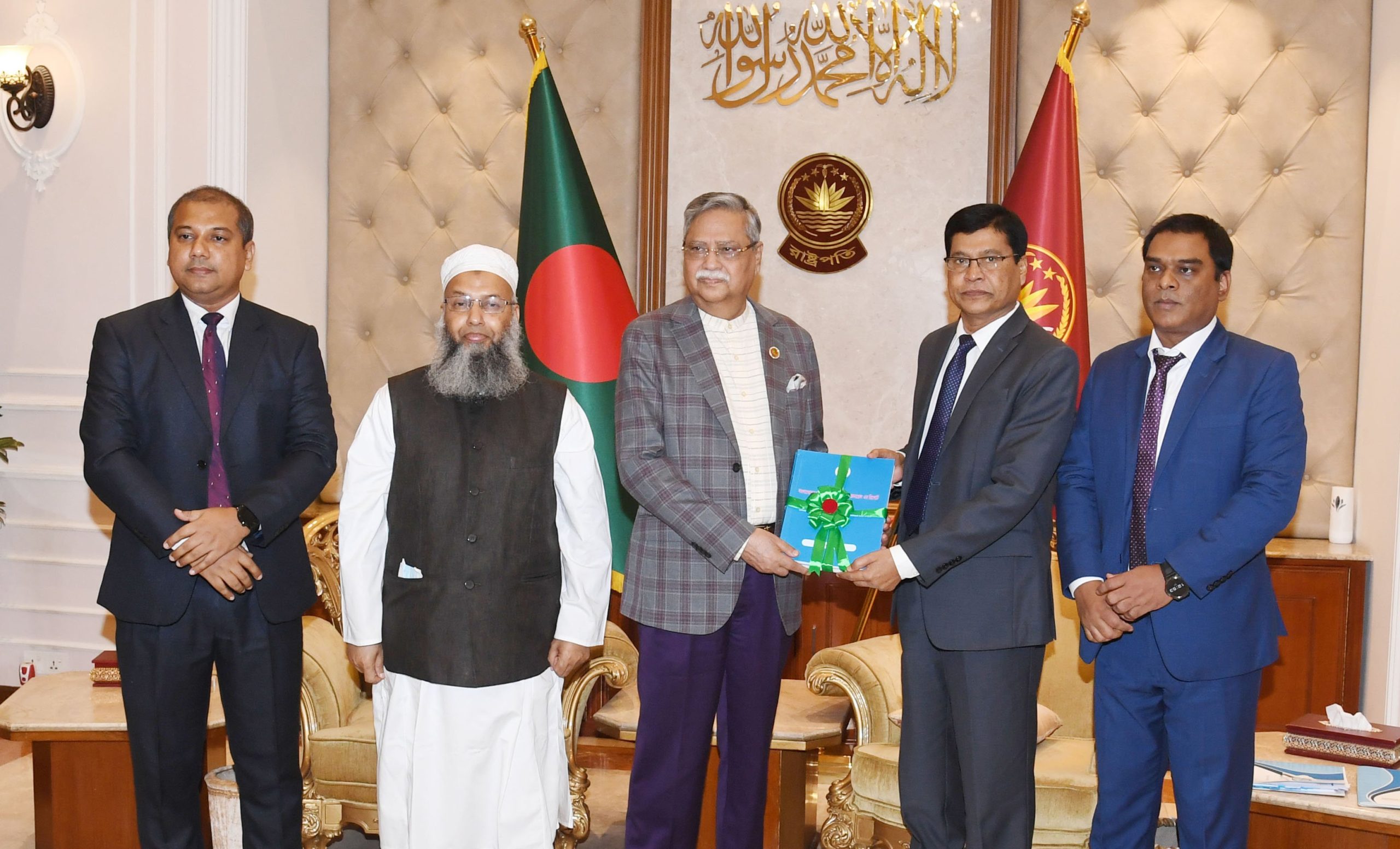 President asks CAG office to ensure proper spending of public money