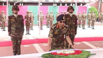 Army chief pays homage to Bangabandhu in Tungipara
