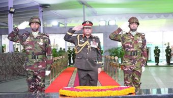 Army chief places wreaths at Bangabandhu’s portrait