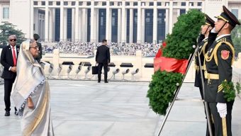 PM pays homage to Chinese heroes at Tian’anmen Square