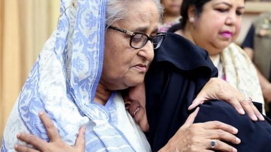 PM consoles deceased persons’ family members, provides financial assistances