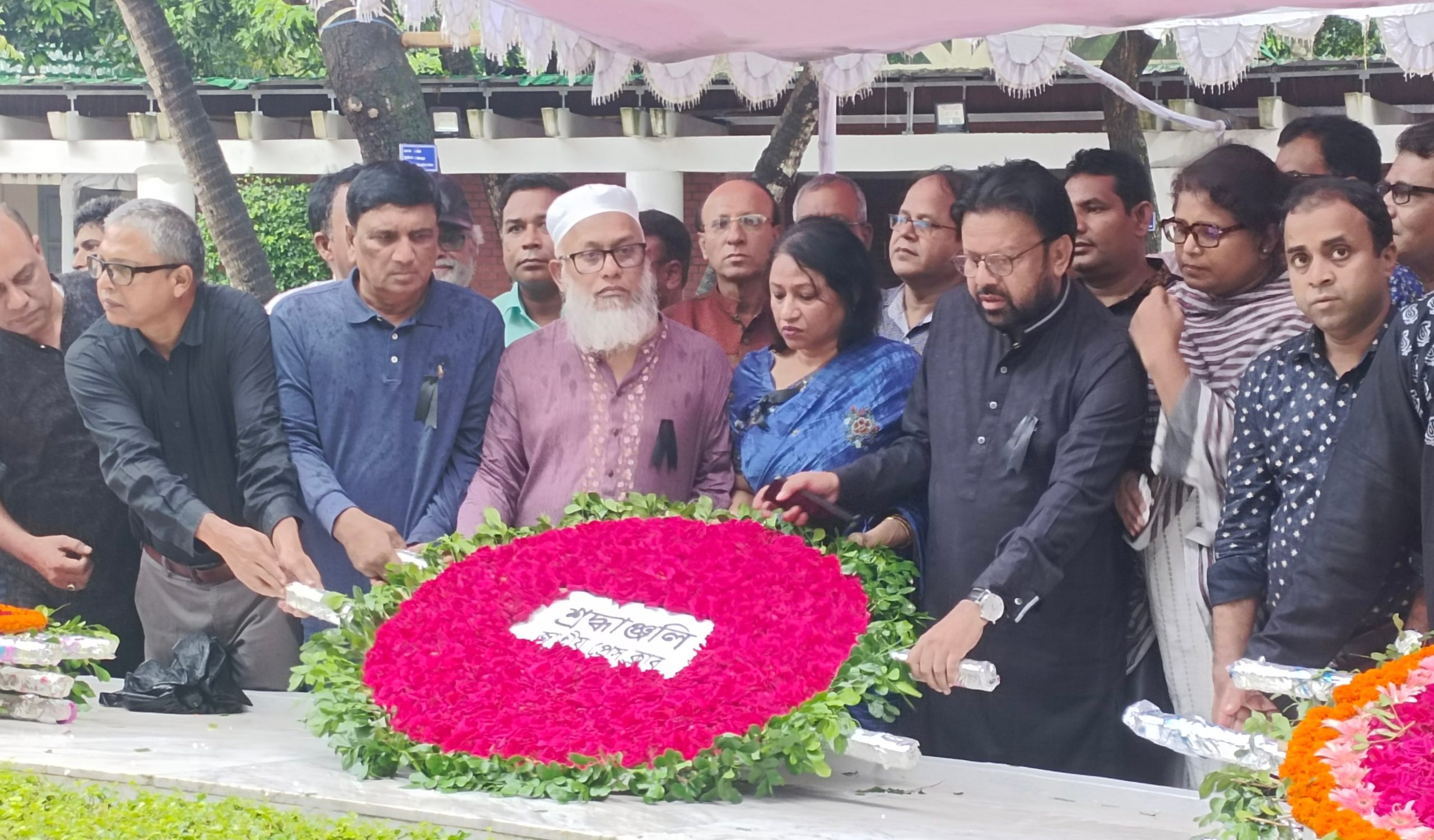 JPC pays homage to Bangabandhu at Tungipara
