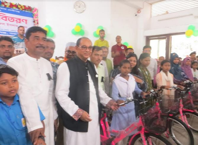 School students get new by-cycles in Debiganj