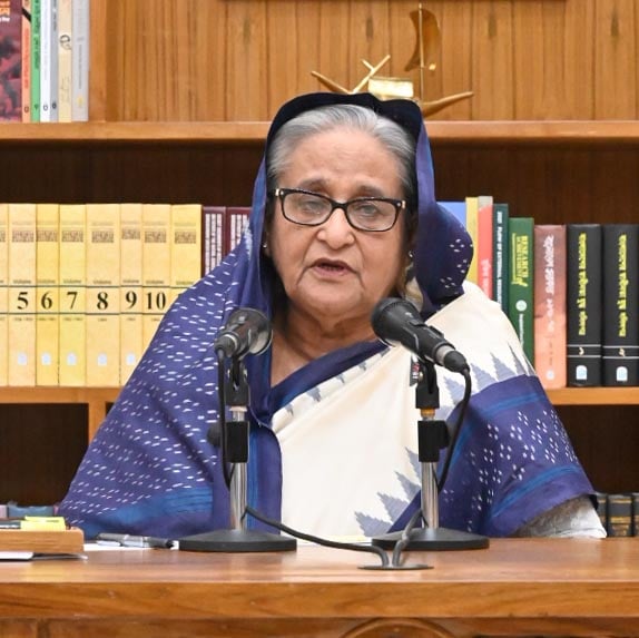 PM holds meeting with university VCs, college principals & teachers