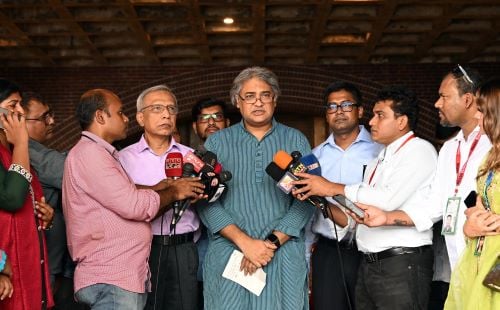 Govt wants to resolve crisis peacefully through talks: Arafat