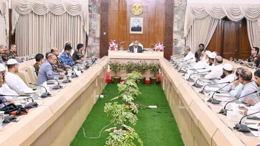 President holds emergency meeting to form ‘interim govt’