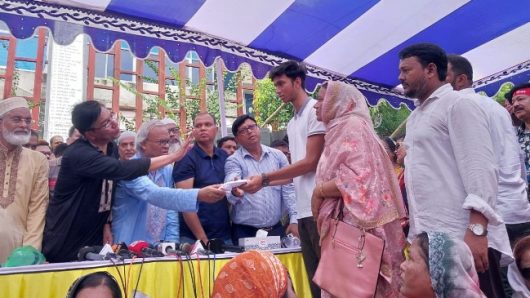 Amra BNP Paribar gives financial aid to martyrs’ families in Rajshahi