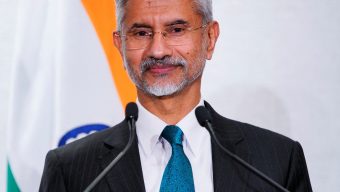 Indian foreign minister to visit Pakistan