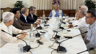 Prof Yunus holds meeting with Consensus Commission members