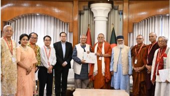 Buddhist religious leaders meet Chief Adviser
