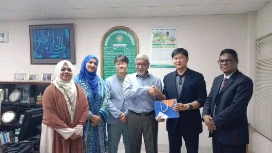 A delegation from Kangwon National University in South Korea, visited Manarat International University