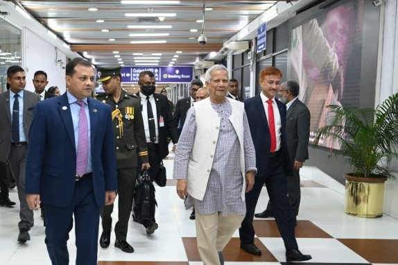 Prof Yunus returns home wrapping up three-day Malaysia tour