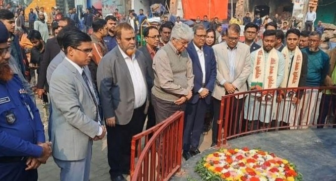 Adviser Adilur pays tribute at July Memorial, martyrs’ graves in Bogura