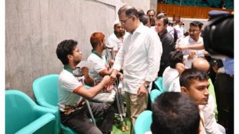 Prime Minister meets July martyrs’ families, injured people in parliament