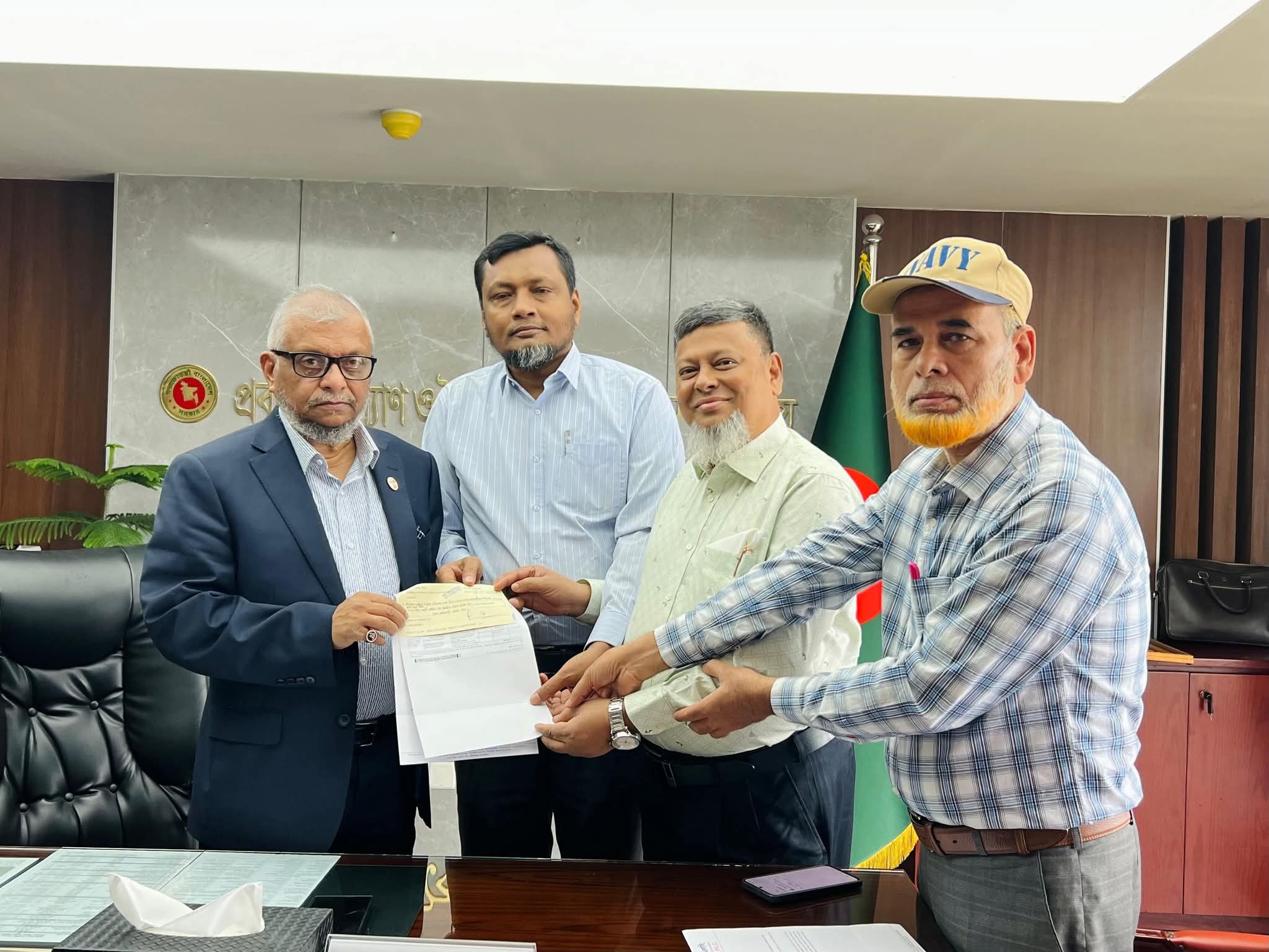Padma Oil donates Tk 37 million to the Workers Welfare Foundation fund