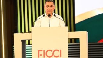 Prime Minister invites foreign investors, promises business-friendly environment